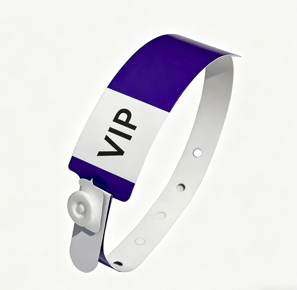 أساور VIP من الفينيل PVC